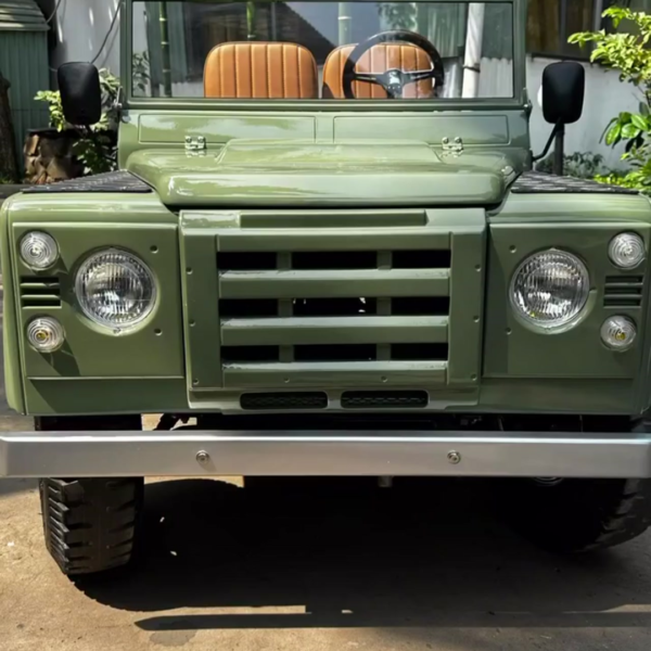 Land Rover Defender 90s