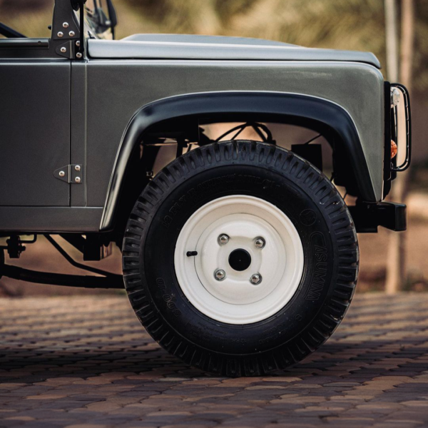 Land Rover Defender 90s